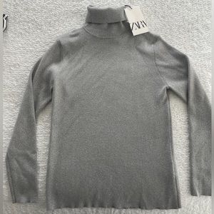 Zara kids long sleeve turtleneck sweater. Size 11-12. Gray/silver